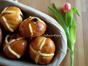 Hot Cross Buns cestino