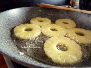 Torta ananas caramellato