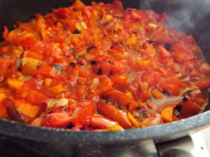 salsa piccante con peperoni cottura