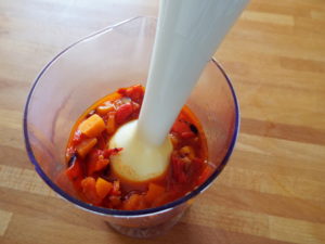 salsa piccante con peperoni minipimer